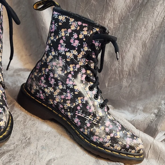 DR. MARTENS VINTAGE POINTED TOE BOOTS SZ 7 - Picture 5 of 15